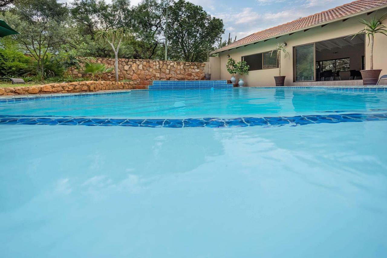 Three Oaks And An Aloe Boutique Hotel Hartbeespoort Exteriör bild