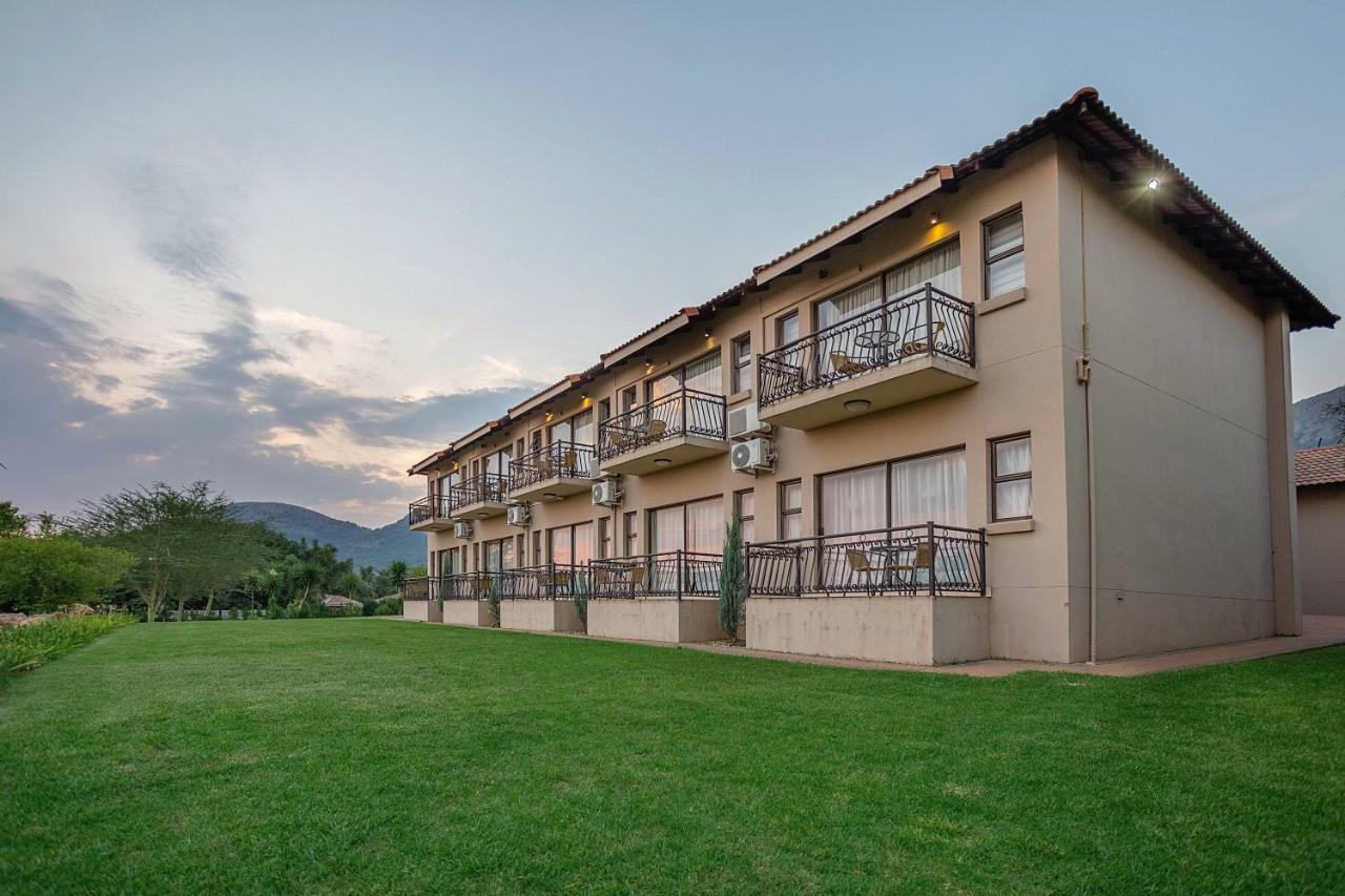 Three Oaks And An Aloe Boutique Hotel Hartbeespoort Exteriör bild