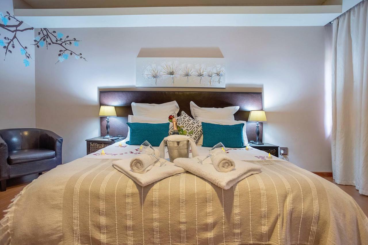Three Oaks And An Aloe Boutique Hotel Hartbeespoort Exteriör bild