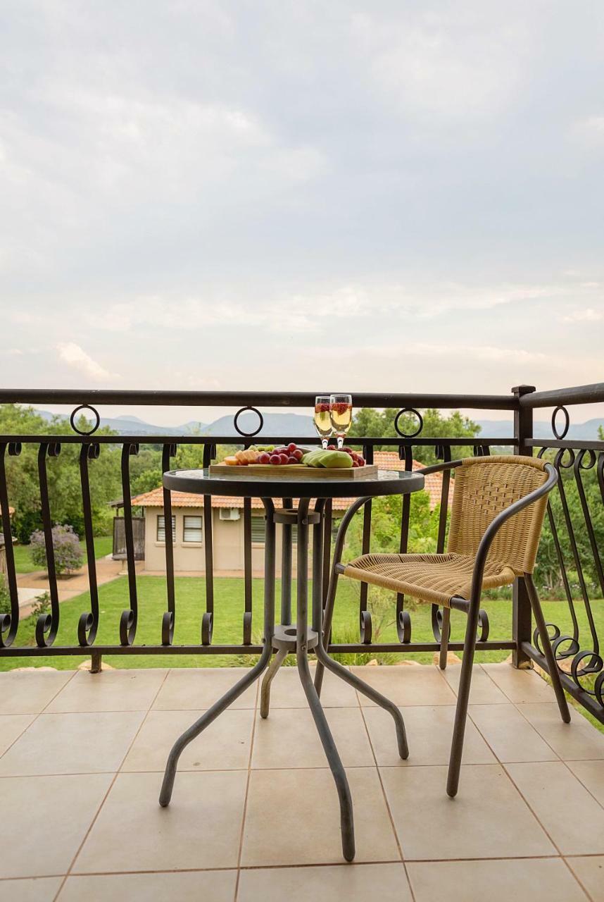 Three Oaks And An Aloe Boutique Hotel Hartbeespoort Exteriör bild