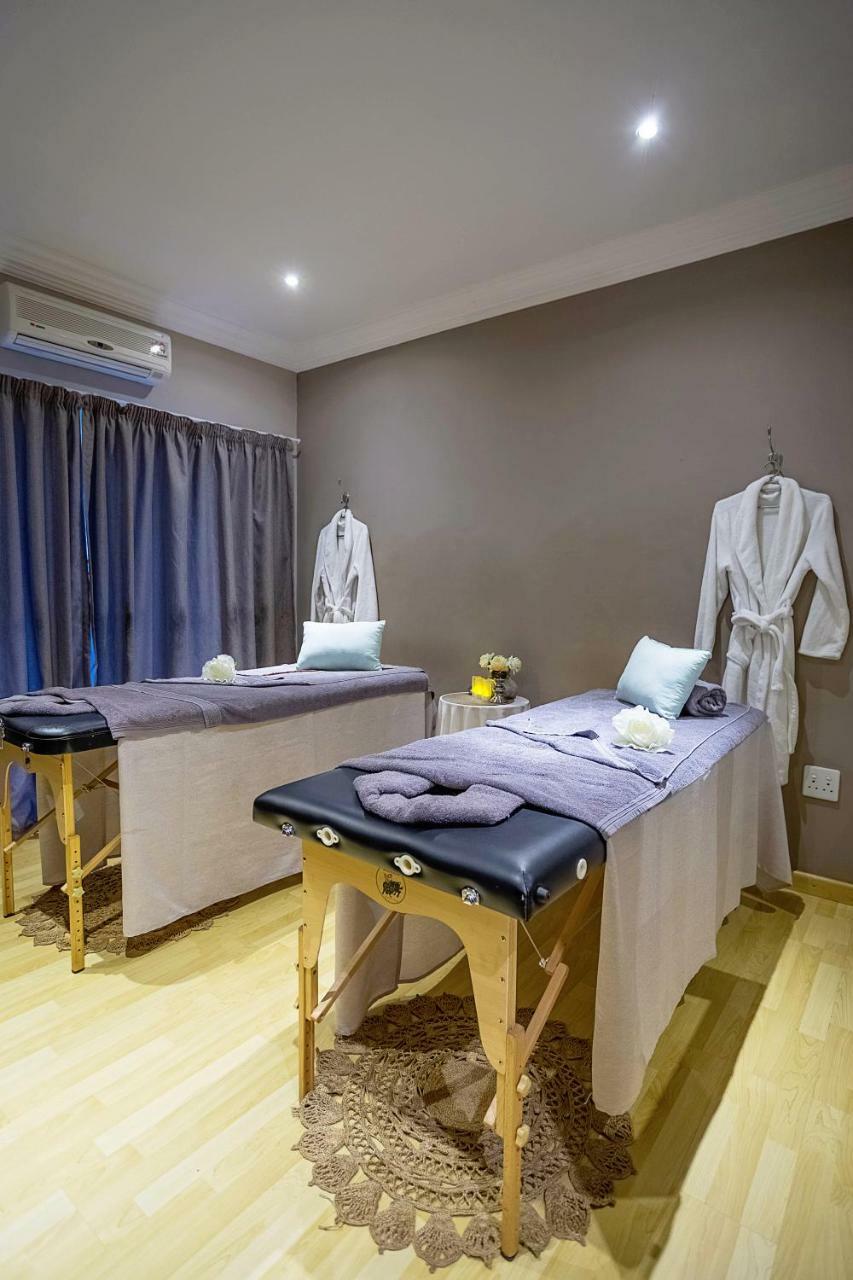 Three Oaks And An Aloe Boutique Hotel Hartbeespoort Exteriör bild